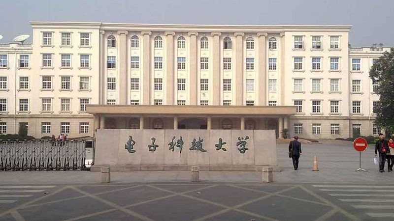 选择PCBA代工代料合作伙伴时，首先要考察其技术实力。包括：